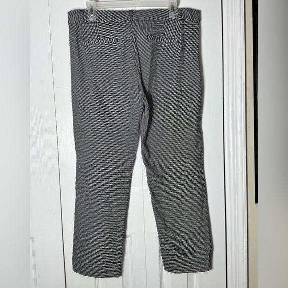 Banana Republic Ryan Fit Black & White Microdot Dress Pants – Women’s Size 12 - Picture 2 of 5